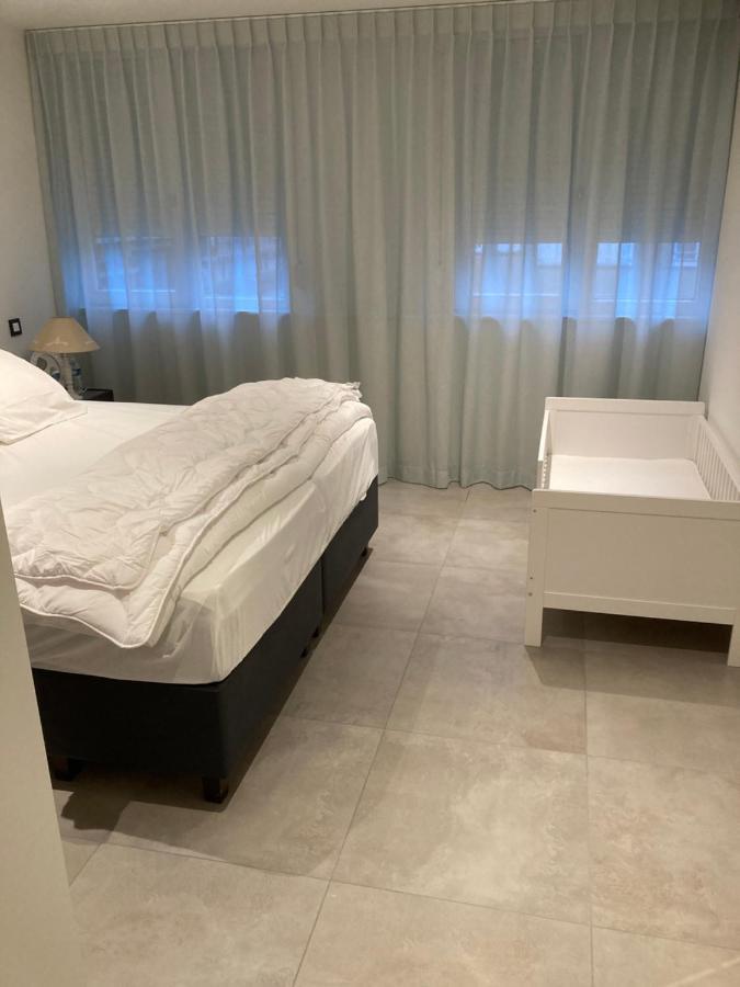 Christina Apartment นิวว์ปอร์ท ภายนอก รูปภาพ