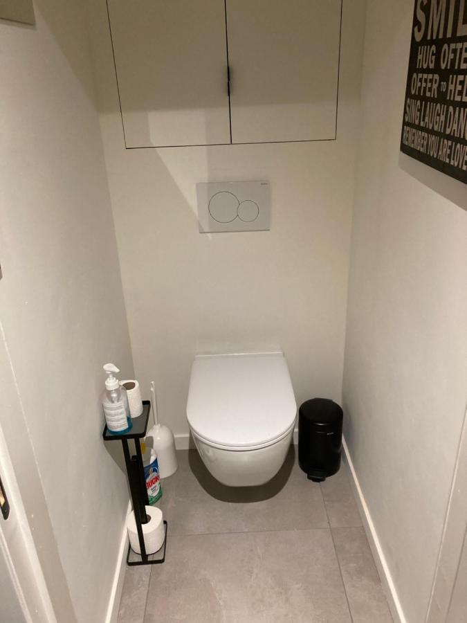 Christina Apartment นิวว์ปอร์ท ภายนอก รูปภาพ